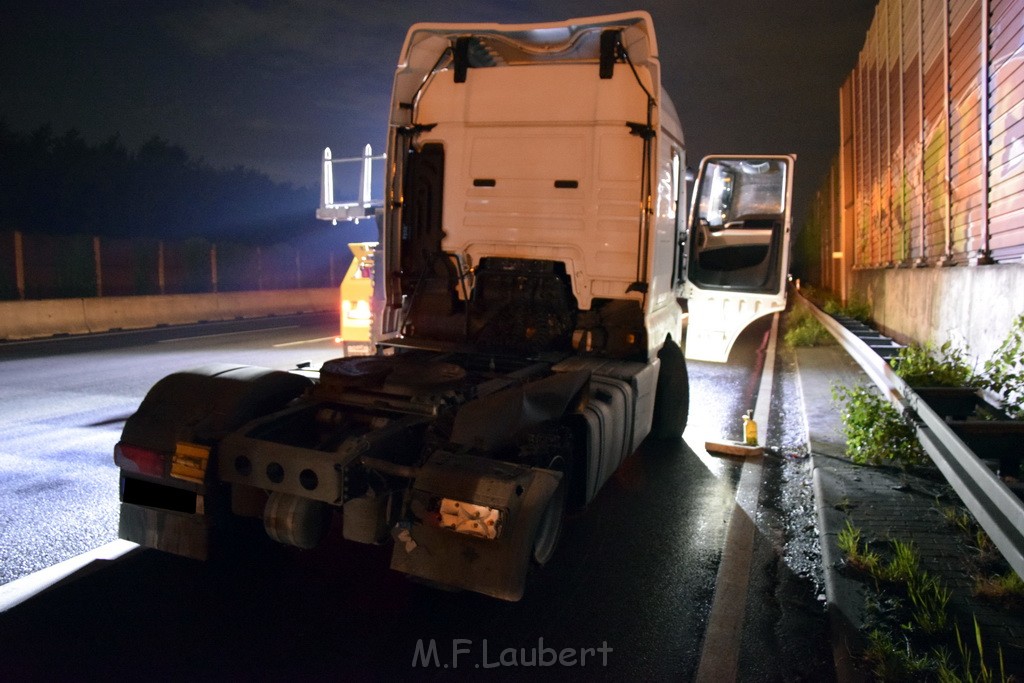 LKW Verfolgung A 3 Rich Oberhausen gestellt mit Nagelbrett Hoehe AS Koeln Dellbrueck P16.JPG - Miklos Laubert